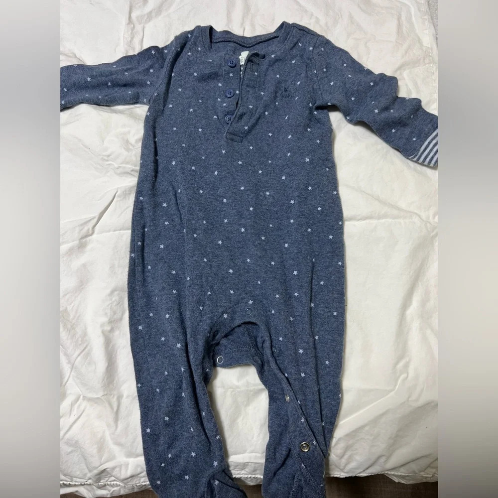 GAP JUMPSUIT SIZE 6-9M